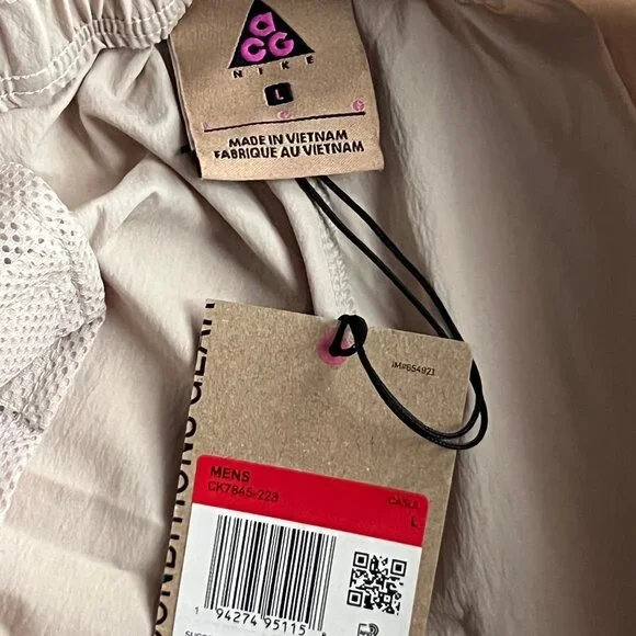 Vintage Nike ACG Hiking Shorts (CK7845-223) - Beige - Size L (NWT) - Picture 5 of 9